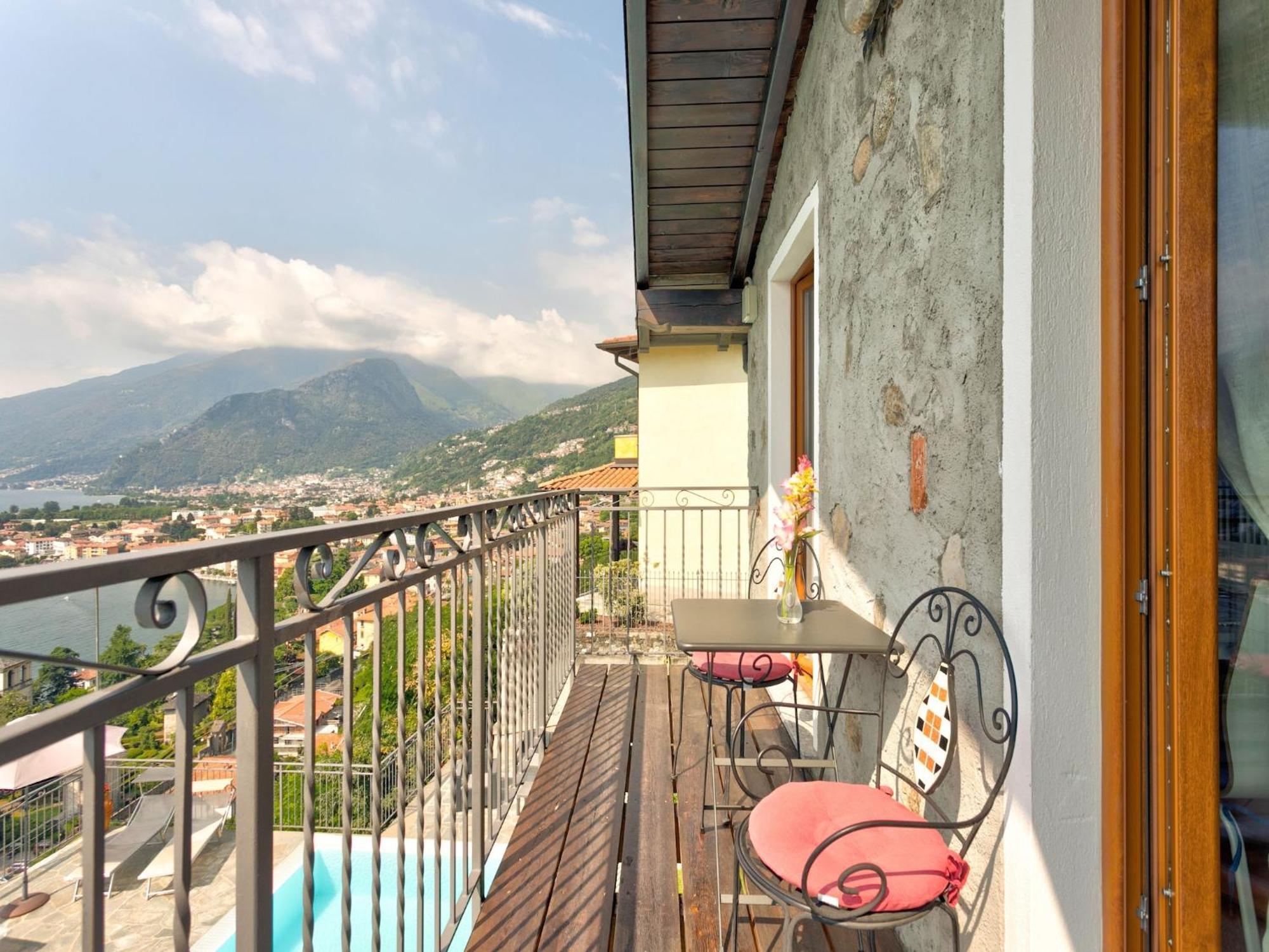 Wonderful Flat With Swimming Pool Lift And Garden Apartment Gravedona Exterior foto