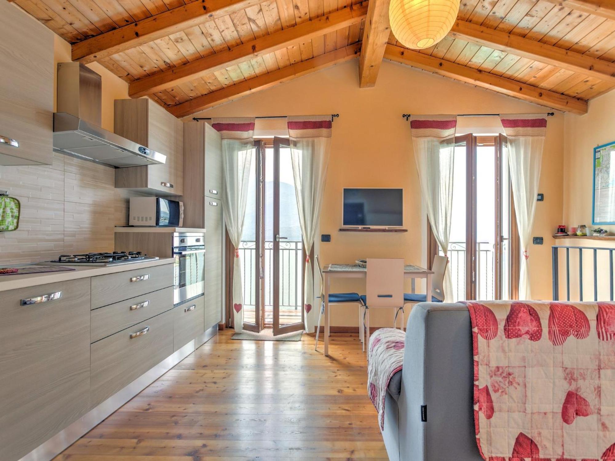 Wonderful Flat With Swimming Pool Lift And Garden Apartment Gravedona Exterior foto