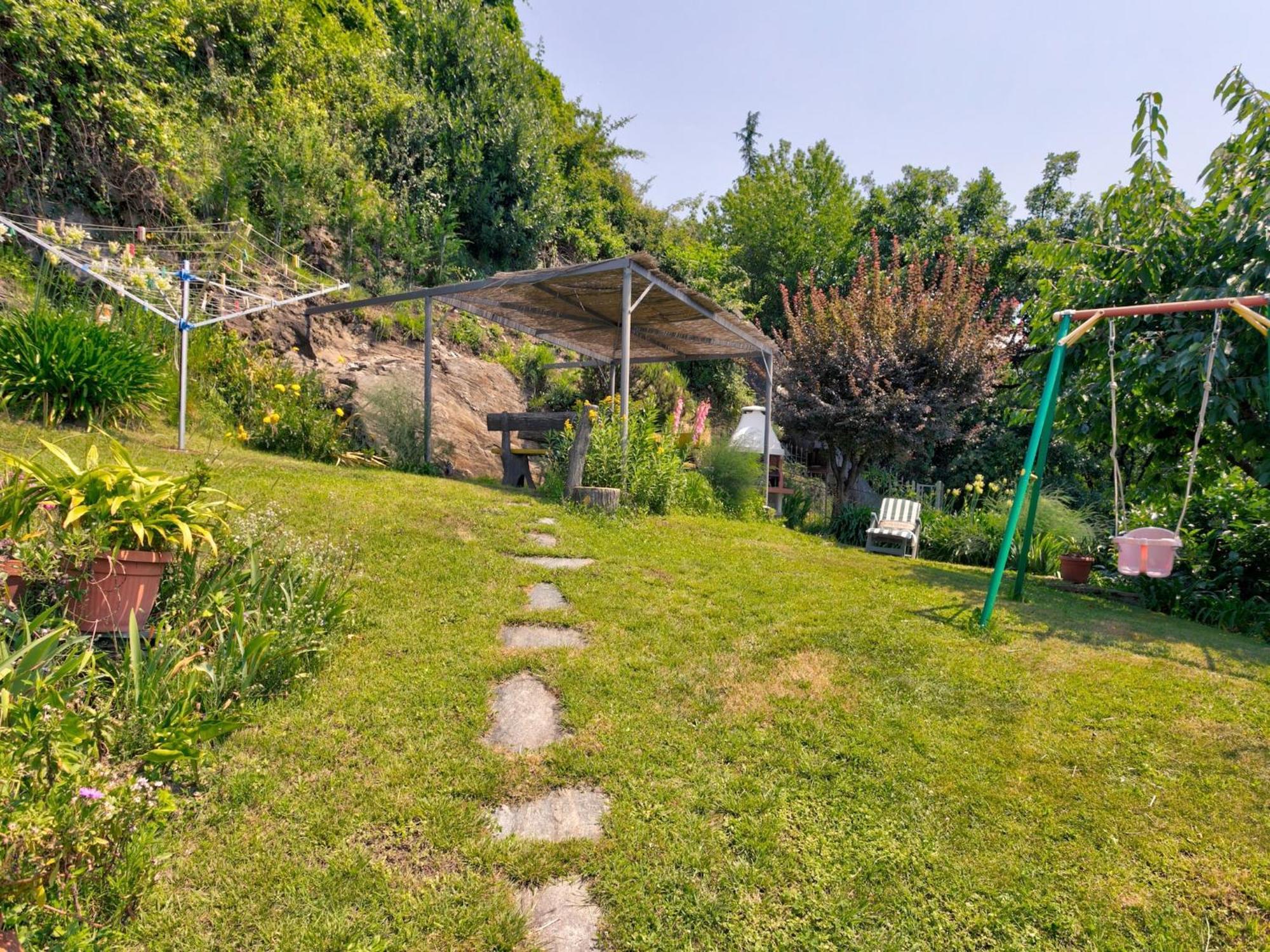 Wonderful Flat With Swimming Pool Lift And Garden Apartment Gravedona Exterior foto