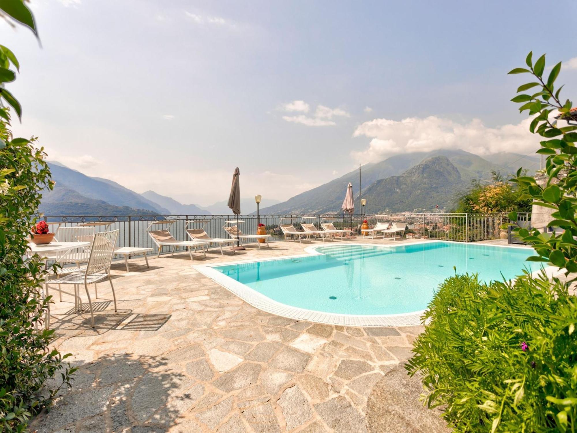 Wonderful Flat With Swimming Pool Lift And Garden Apartment Gravedona Exterior foto