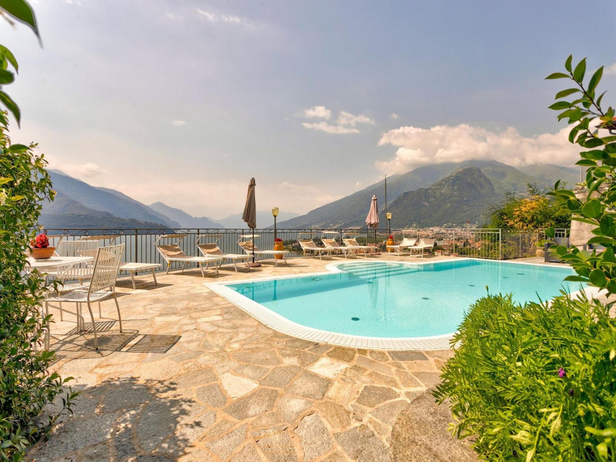 Wonderful Flat With Swimming Pool Lift And Garden Apartment Gravedona Exterior foto