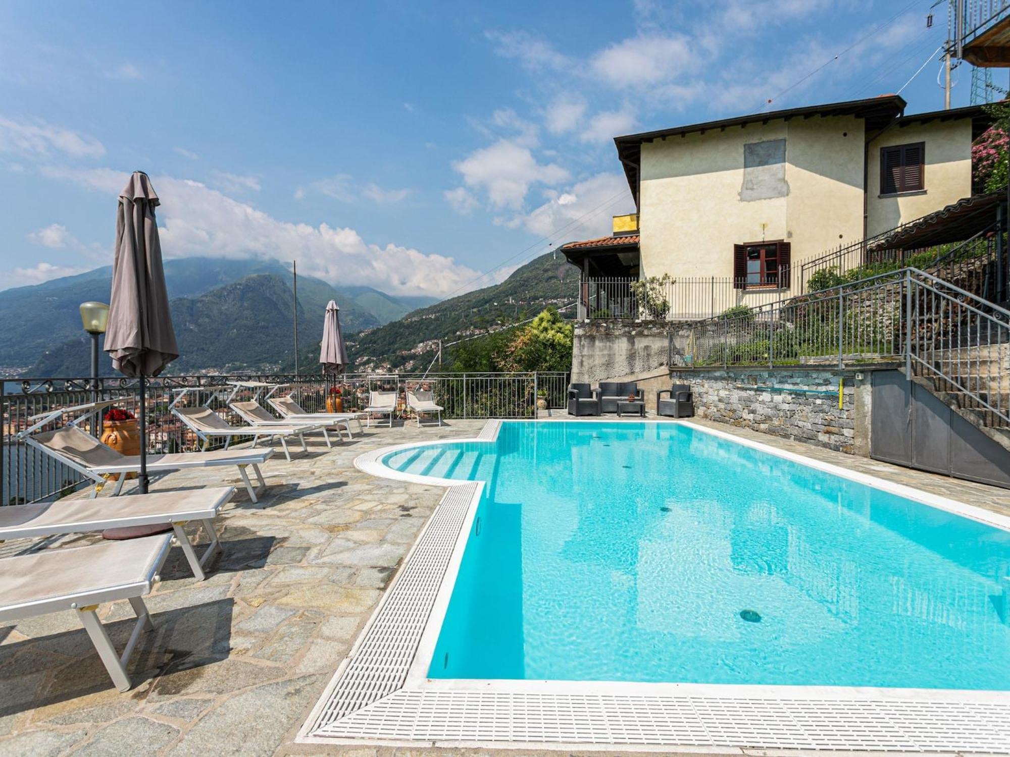 Wonderful Flat With Swimming Pool Lift And Garden Apartment Gravedona Exterior foto